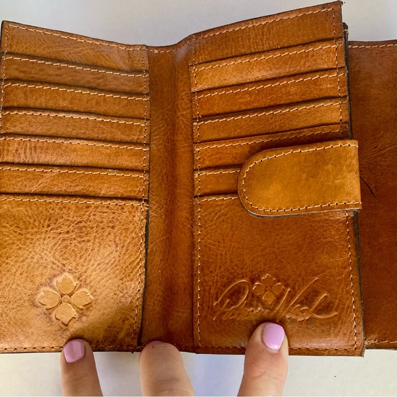 Patricia Nash Handbags - Patricia Nash Leather Cametti Trifold Wallet Organizer Tan Tooled Embossed Gold